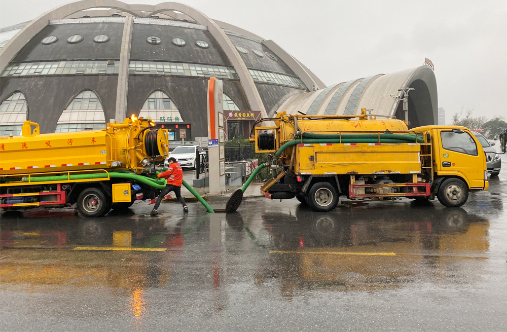 晓庄商场管道清淤
